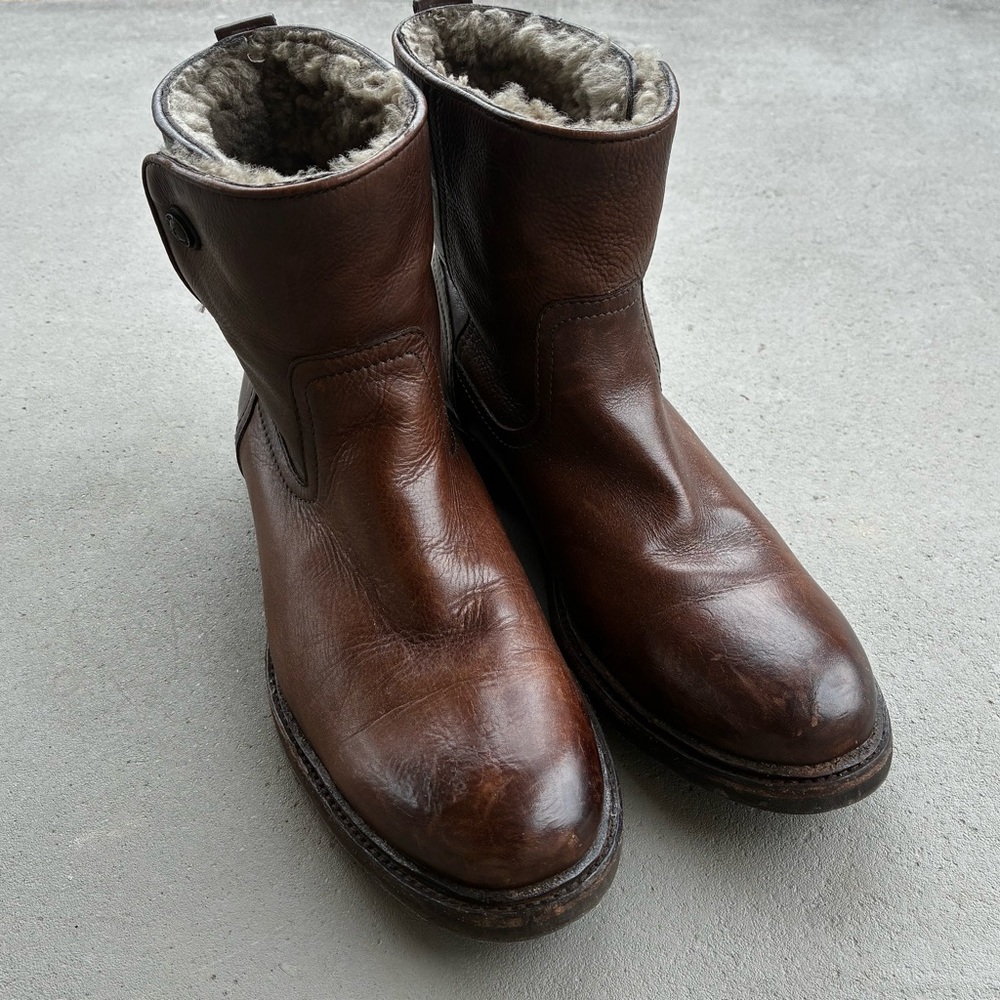 Women’s Frye Brown Leather Boots with Shearling Lining throughout
